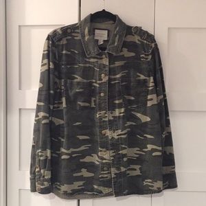 Camouflage long sleeve blouse woman’s size L